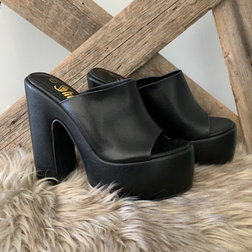 Sheln Disco platform wedge-Retro, size 7